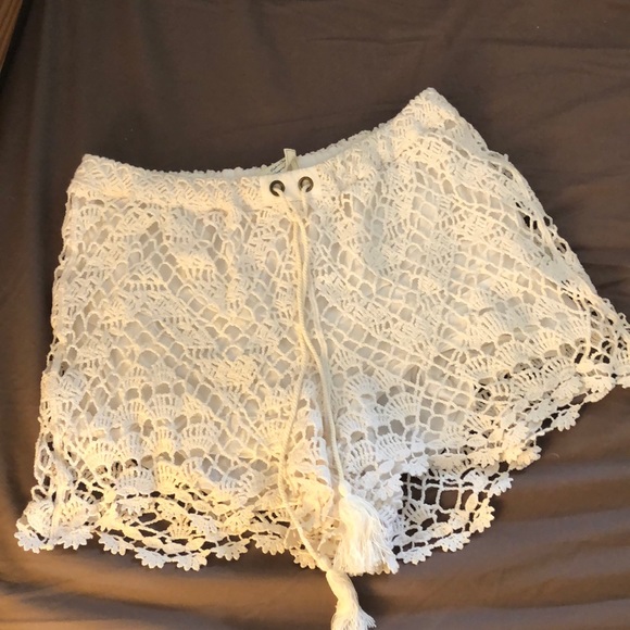 Cute macrame white shorts - Picture 1 of 1